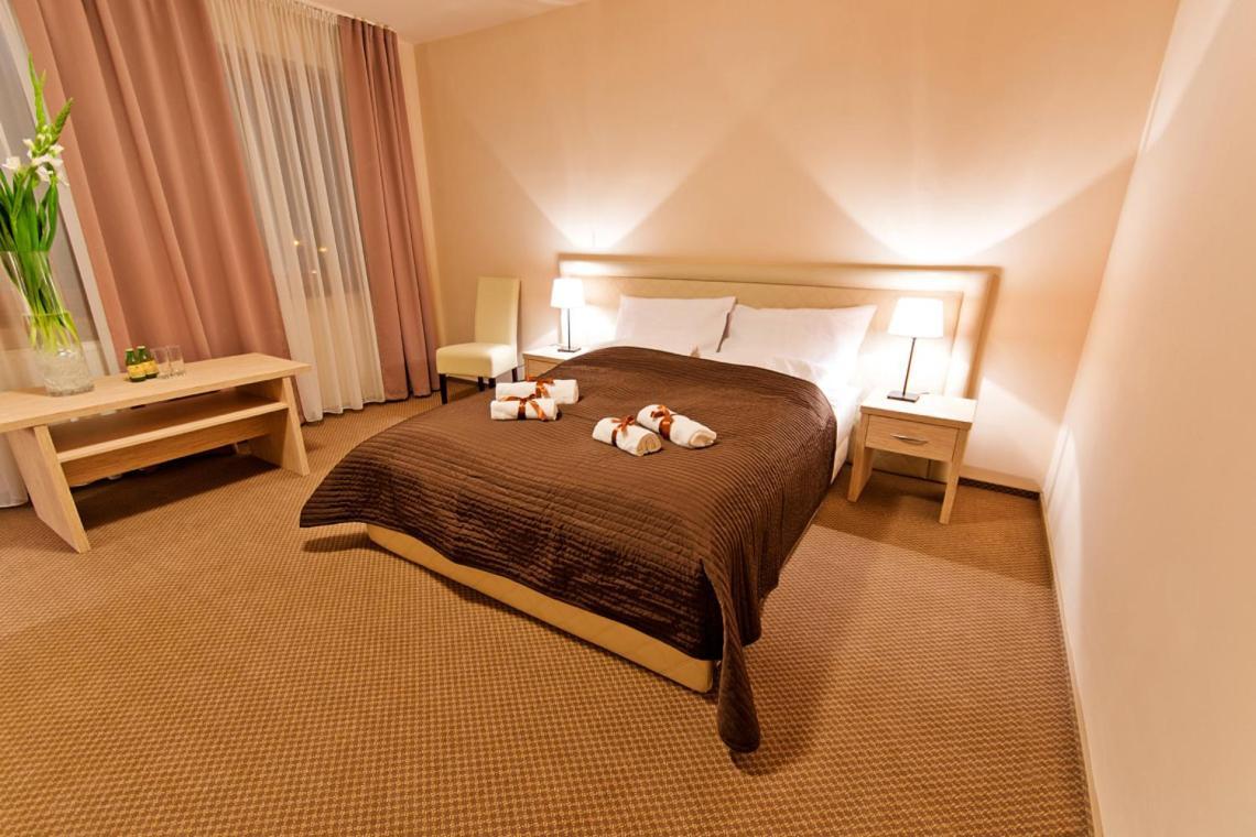 Wiatraczna Hotel Warschau Buitenkant foto